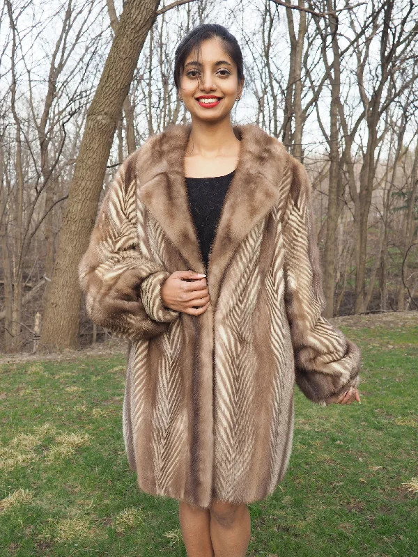 Brand New Two Tone Herring Bone Design Canadian Mink Fur Jacket L/XL 16 Trench Coat Raincoat Waterproof Jacket Brand New Two Tone Herring Bone Design Canadian Mink Fur Jacket L/XL 16 Trench Coat Raincoat Waterproof Jacket