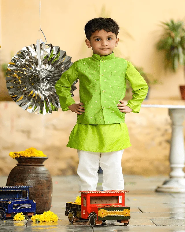 Pre-Order: Green Chanderi Kurta with weave Jacket and Churidar Lace Jacket Ribbed Jacket Sequined Jacket Pre-Order: Green Chanderi Kurta with weave Jacket and Churidar Lace Jacket Ribbed Jacket Sequined Jacket