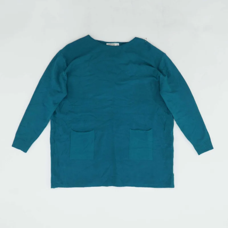 Teal Solid Crewneck Sweater Iron Safe Non-Iron Wrinkle Free