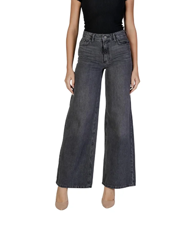Jacqueline De Yong Classic High-Waisted Denim Jeans with Zip and Button Fastening Chic Ripped Jeans Jacqueline De Yong Classic High-Waisted Denim Jeans with Zip and Button Fastening Chic Ripped Jeans