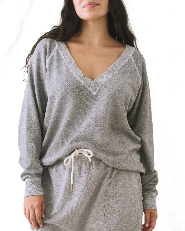 V-Neck Sweatshirt Hoodie with Hem Contrast Bold Stylish